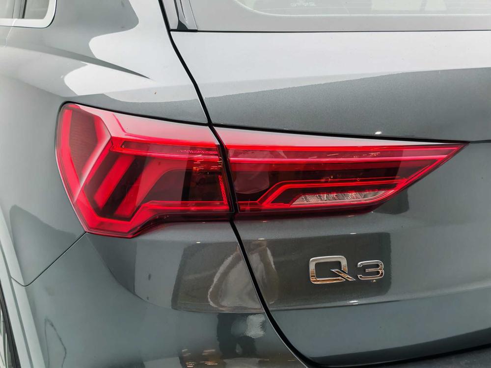 Audi Q3 2022 car image #13