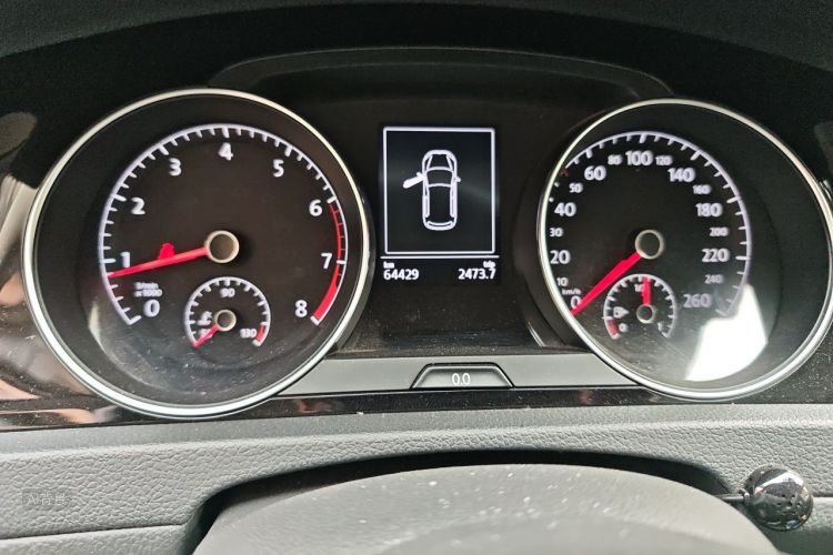 Volkswagen Golf 2017 car image #13