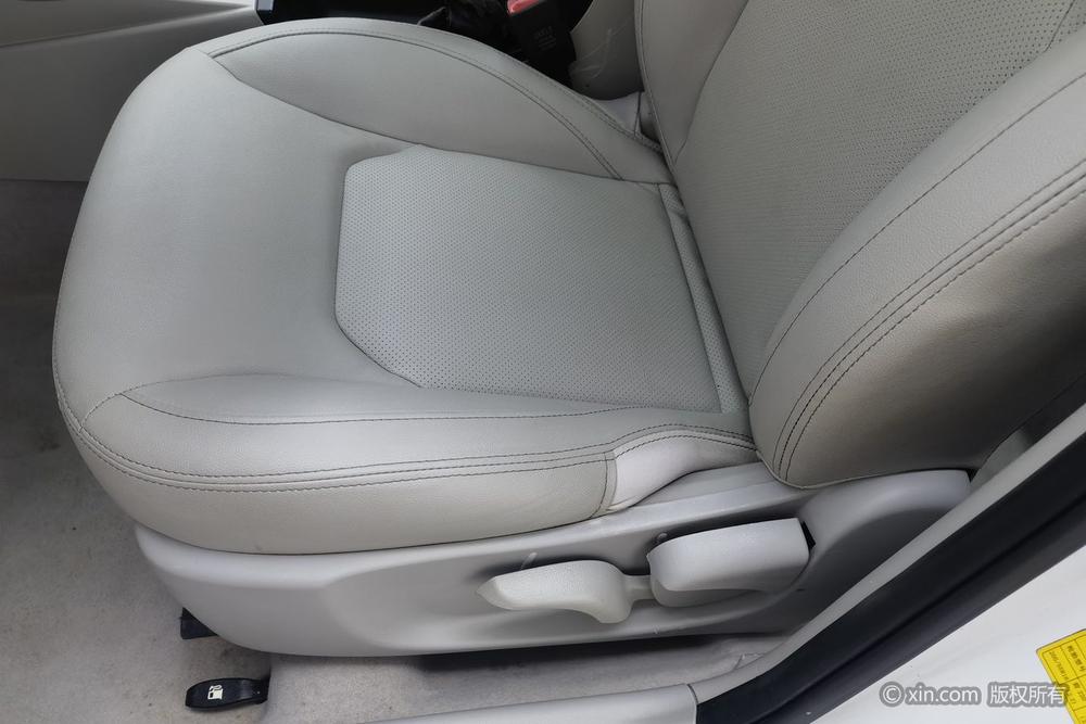 GEELY Emgrand 2015 car image #19