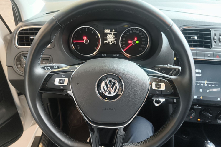 Volkswagen Polo 2019 #11 Volkswagen Polo 2019 car image #11