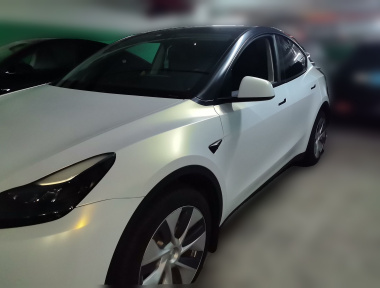 Tesla Model Y 2022 immagine di auto 