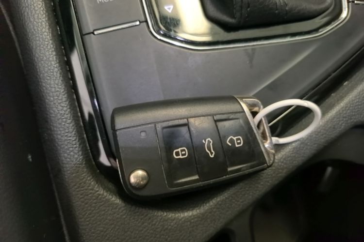 Volkswagen Tharu 2020 car image #9