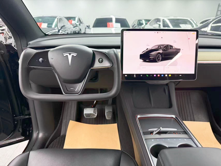 Tesla Model Y 2023 car image #8