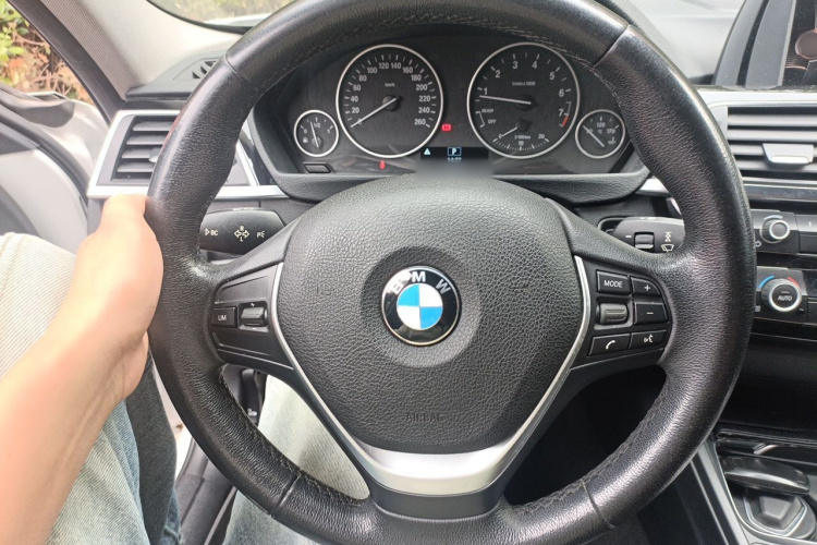BMW 3 Series 2017 #15 BMW 3 Series 2017 car image #15
