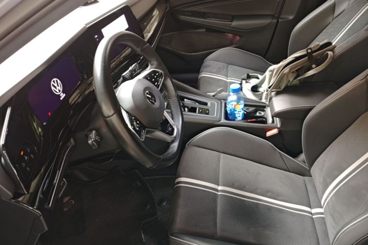 Volkswagen Golf 2021 car image #17