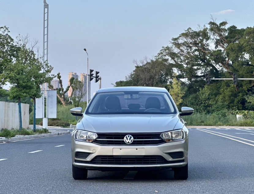 Volkswagen Bora 2017 car image 