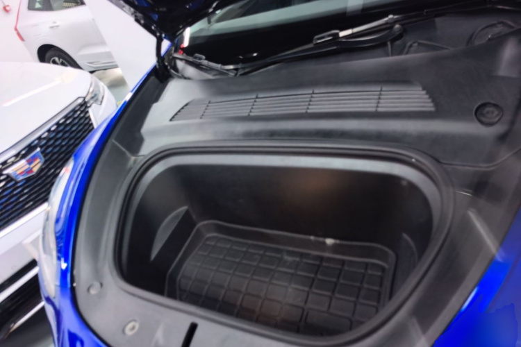 Tesla Model Y 2021 car image #20