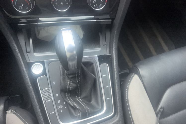 Volkswagen Golf 2019 #16 Volkswagen Golf 2019 car image #16