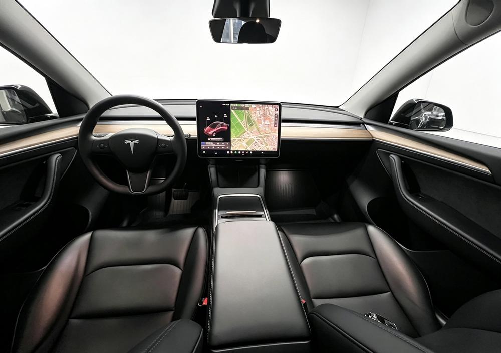 Tesla Model Y 2021 #11 Tesla Model Y 2021 car image #11