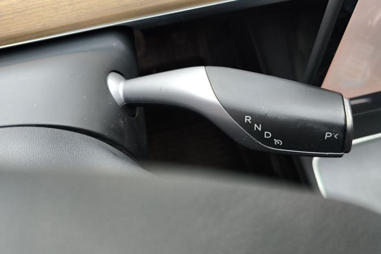 Tesla Model Y 2022 #14 Tesla Model Y 2022 car image #14