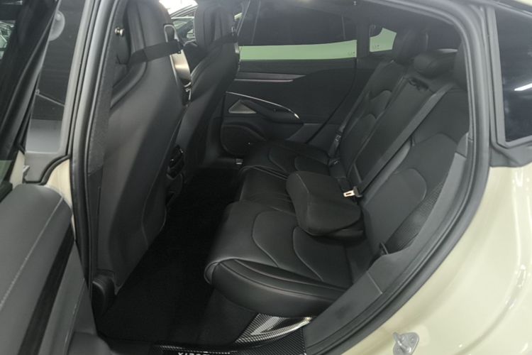 MI SU7 2024 car image #17