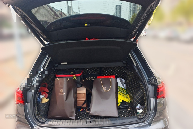 Audi Q3 2020 car image #21