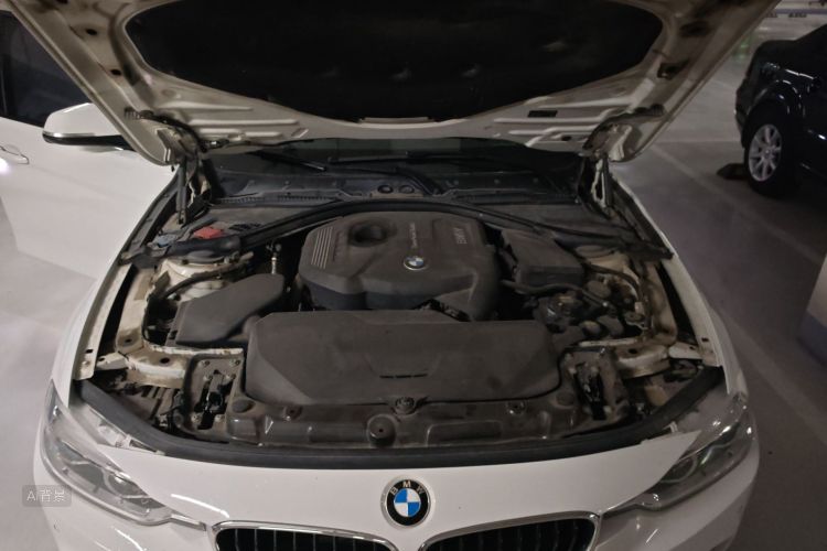 BMW 3 Series 2018 صورة سيارة #22