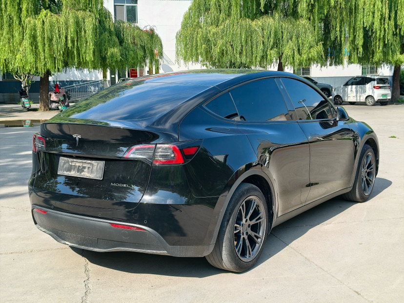 Tesla Model Y 2023 #3 Tesla Model Y 2023 car image #3