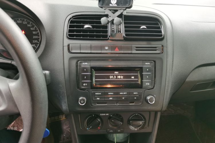 Volkswagen Polo 2016 #15 Volkswagen Polo 2016 car image #15
