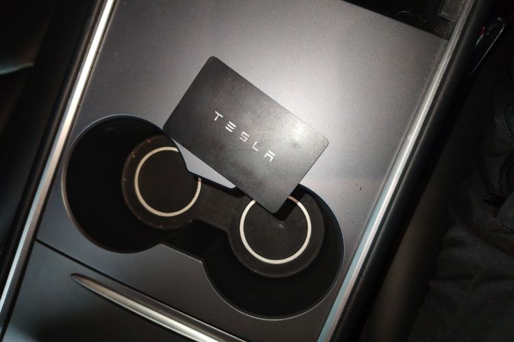 Tesla Model Y 2021 #9 Tesla Model Y 2021 car image #9