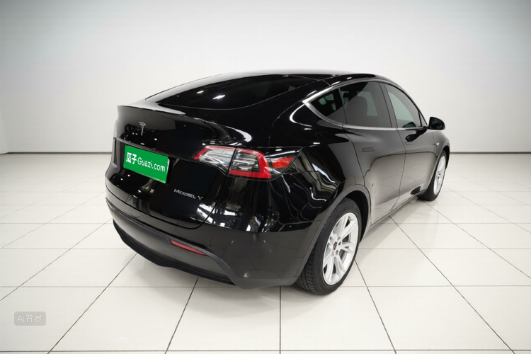 Tesla Model Y 2023 #7 Tesla Model Y 2023 car image #7