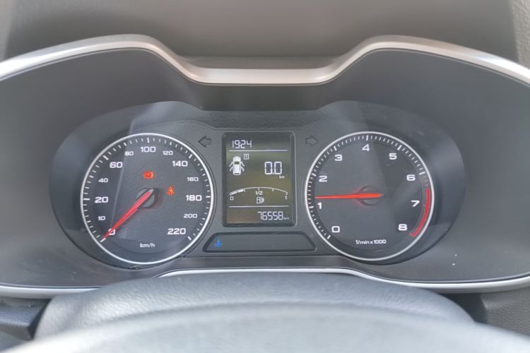 MG ZS 2017 #12 MG ZS 2017 car image #12