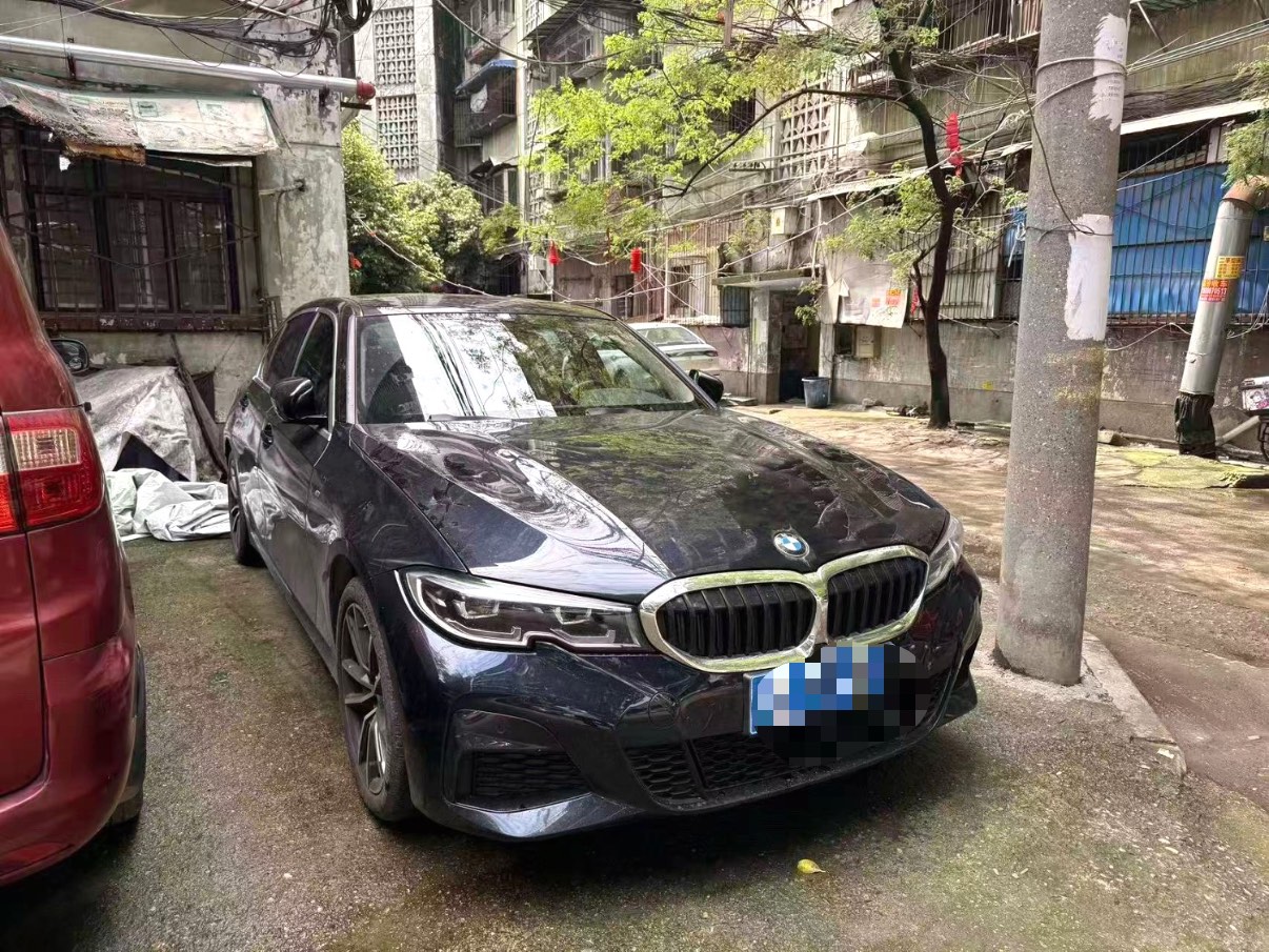 BMW 3 Series 2022 immagine di auto #2