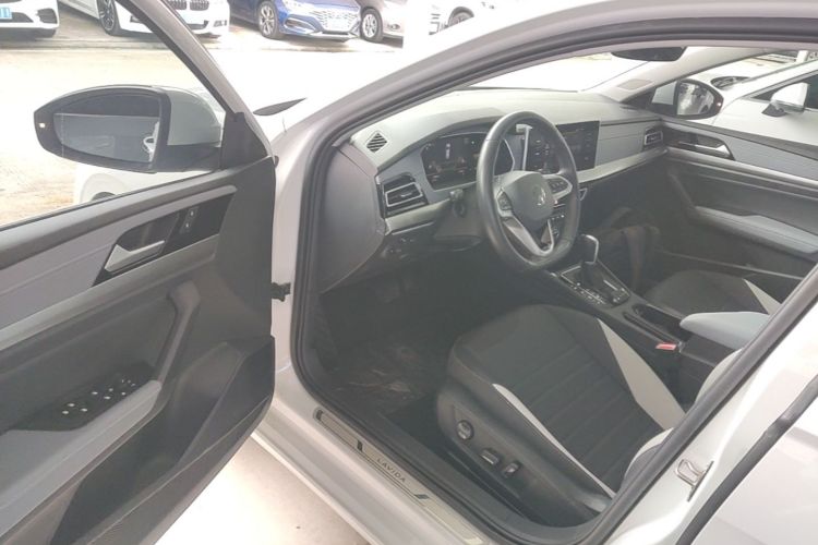 Volkswagen Lavida 2022 car image #16