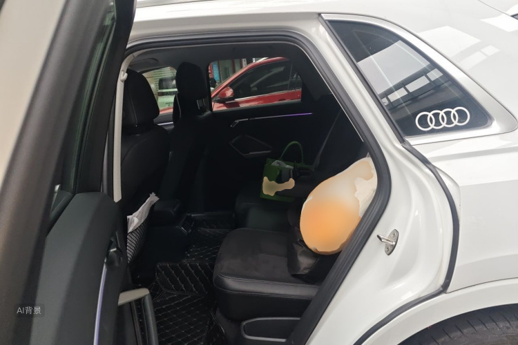 Audi Q3 2021 car image #19