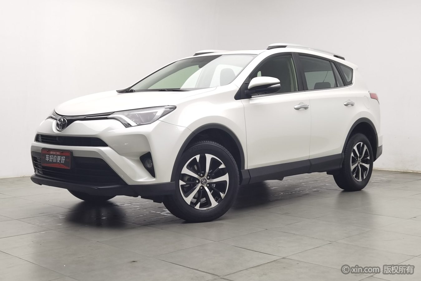 Toyota RAV4 2017 صورة سيارة #2