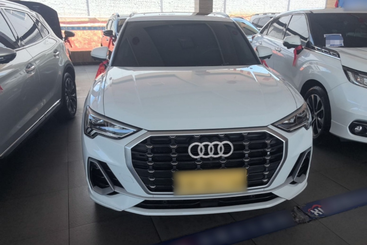 Audi Q3 2023 immagine di auto #3