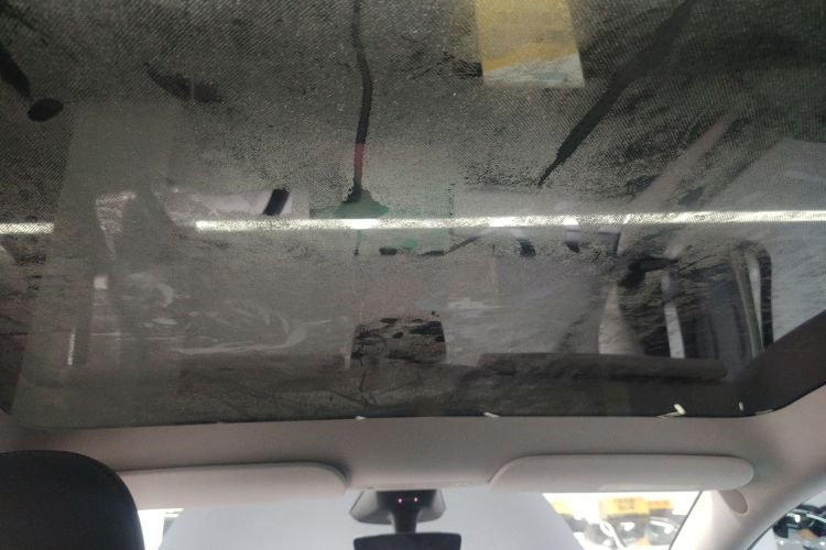 Tesla Model Y 2024 immagine di auto #18