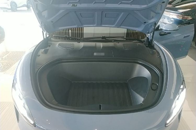 MI SU7 2024 immagine di auto #20