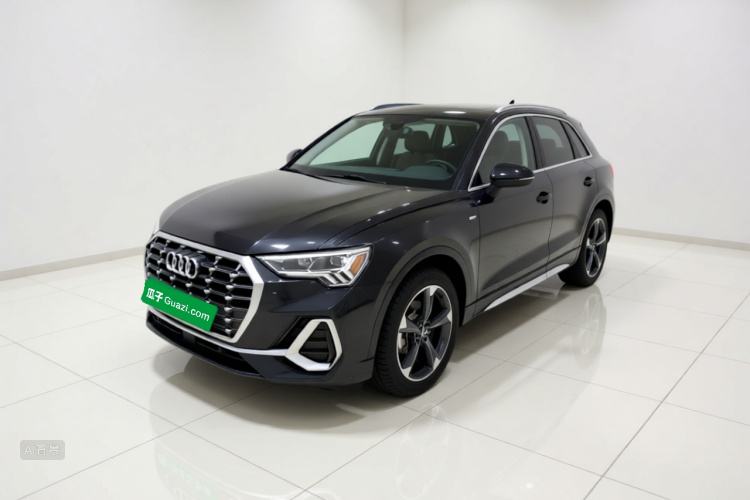 Audi Q3 2021 car image #2