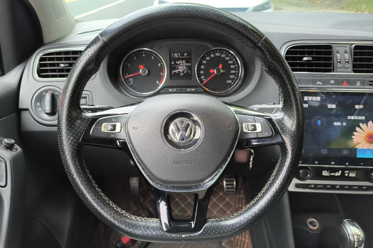 Volkswagen Polo 2016 #11 Volkswagen Polo 2016 car image #11