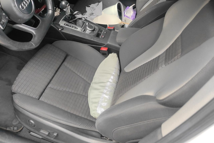 Audi A3 2018 car image #17