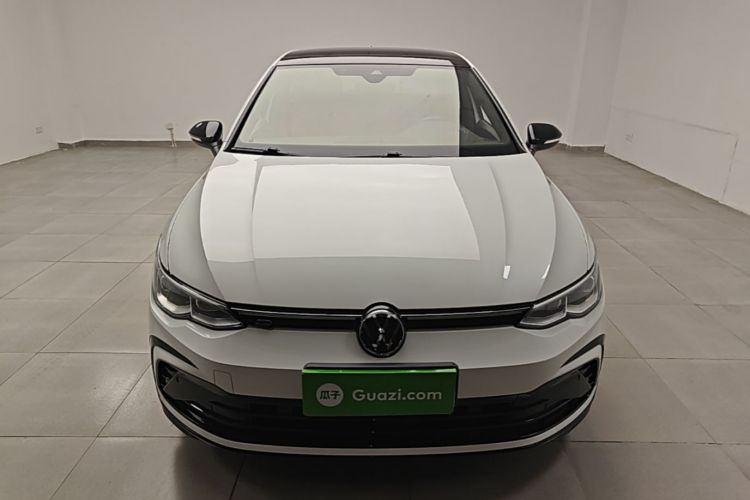 Volkswagen Golf 2021 car image #3