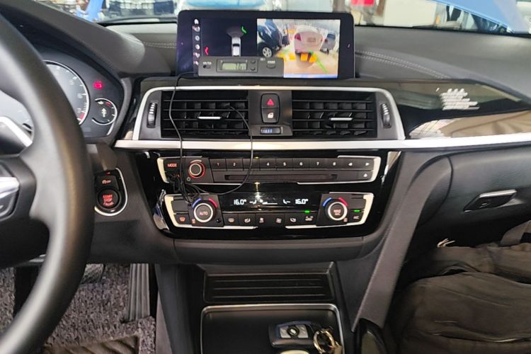 BMW 3 Series 2018 #13 BMW 3 Series 2018 car image #13