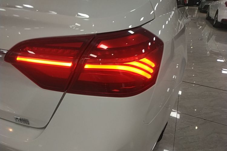 GEELY Emgrand 2020 #8 GEELY Emgrand 2020 immagine di auto #8