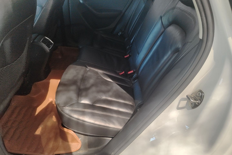 Audi Q3 2015 #17 Audi Q3 2015 car image #17