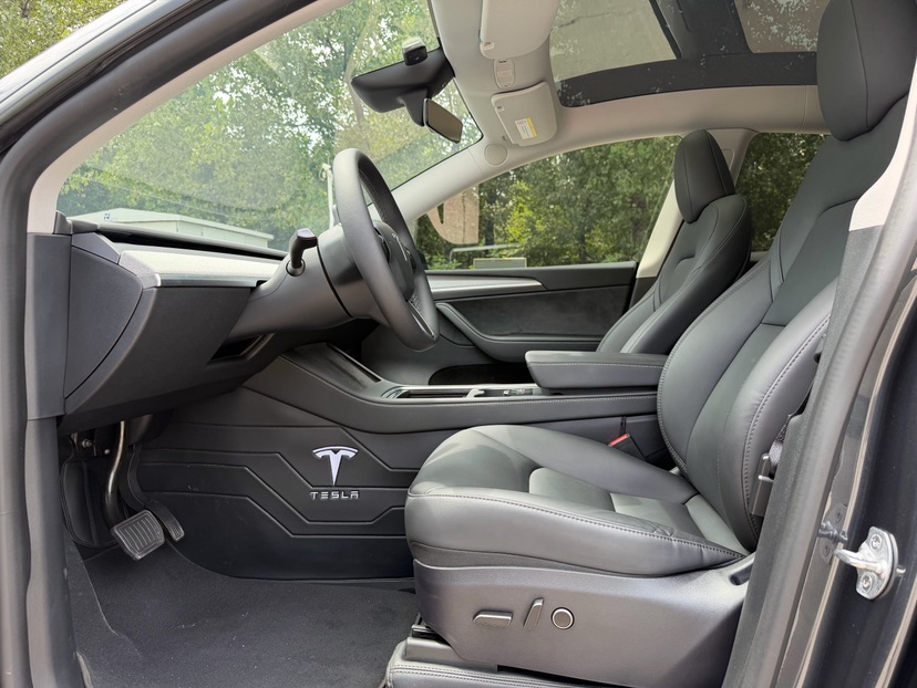 Tesla Model Y 2024 #4 Tesla Model Y 2024 car image #4