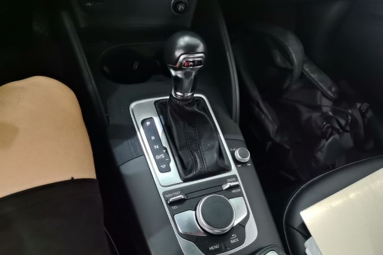 Audi A3 2019 car image #14