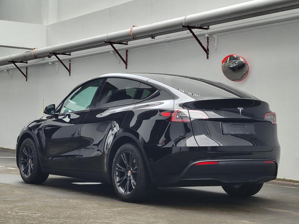 Tesla Model Y 2022 car image #5
