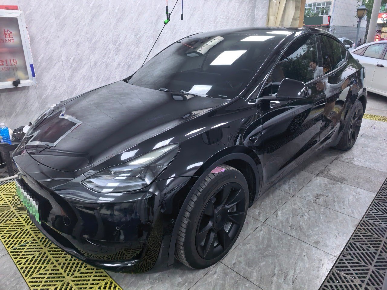 Tesla Model Y 2023 Tesla Model Y 2023 car image