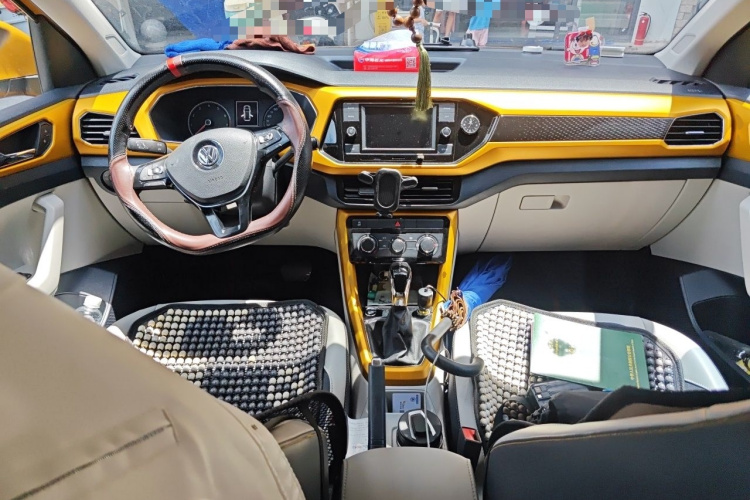 Volkswagen T-Cross 2021 car image #12