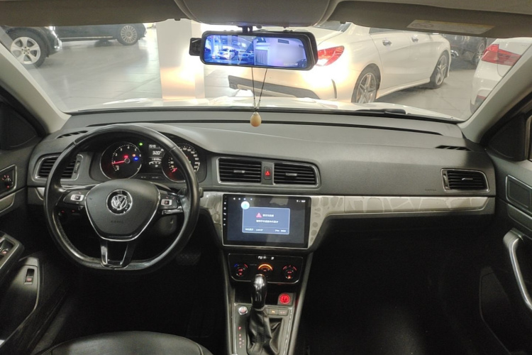 Volkswagen Lavida 2018 car image #10