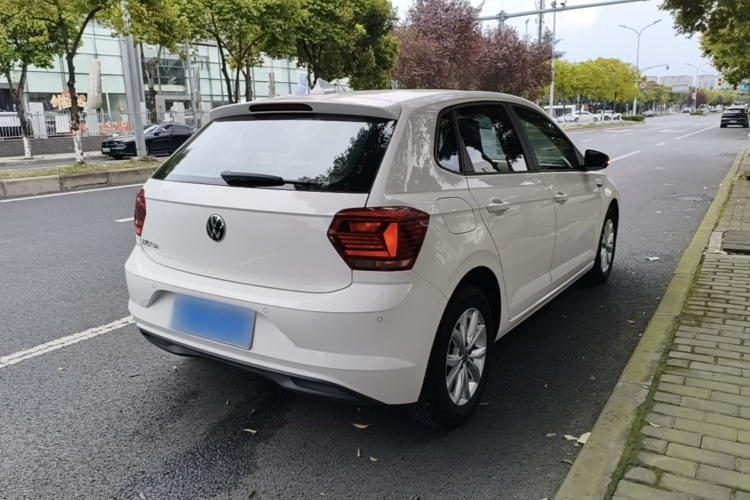 Volkswagen Polo 2022 car image #7