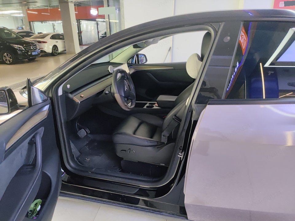 Tesla Model Y 2021 #5 Tesla Model Y 2021 car image #5