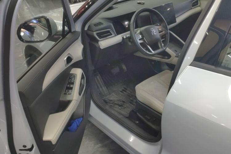 BYD YuanUP 2025 #16 BYD YuanUP 2025 car image #16