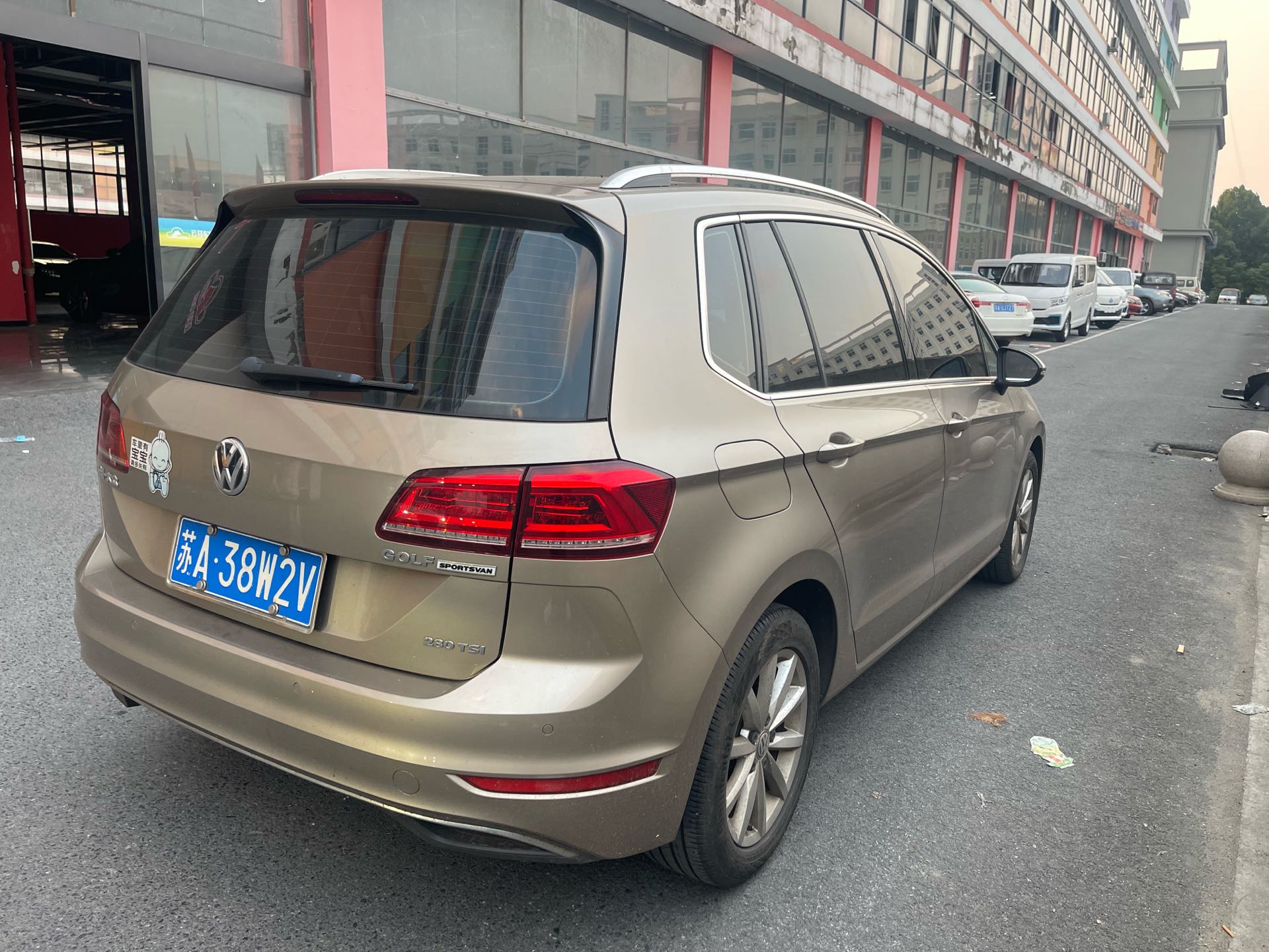 Volkswagen Golf Sportsvan 2019 #9 Volkswagen Golf Sportsvan 2019 car image #9
