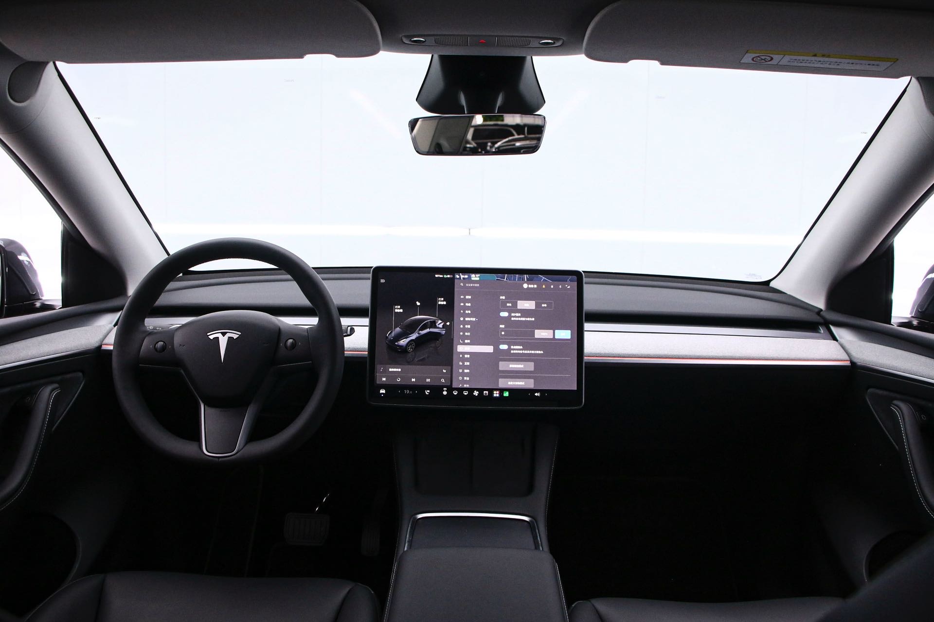 Tesla Model Y 2024 car image #5