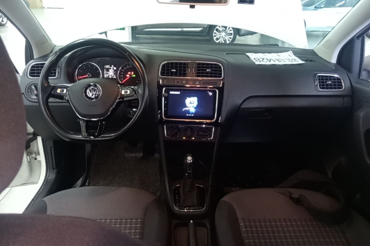 Volkswagen Polo 2019 car image #10