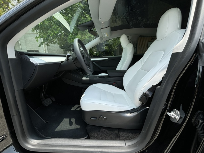 Tesla Model Y 2021 #4 Tesla Model Y 2021 car image #4