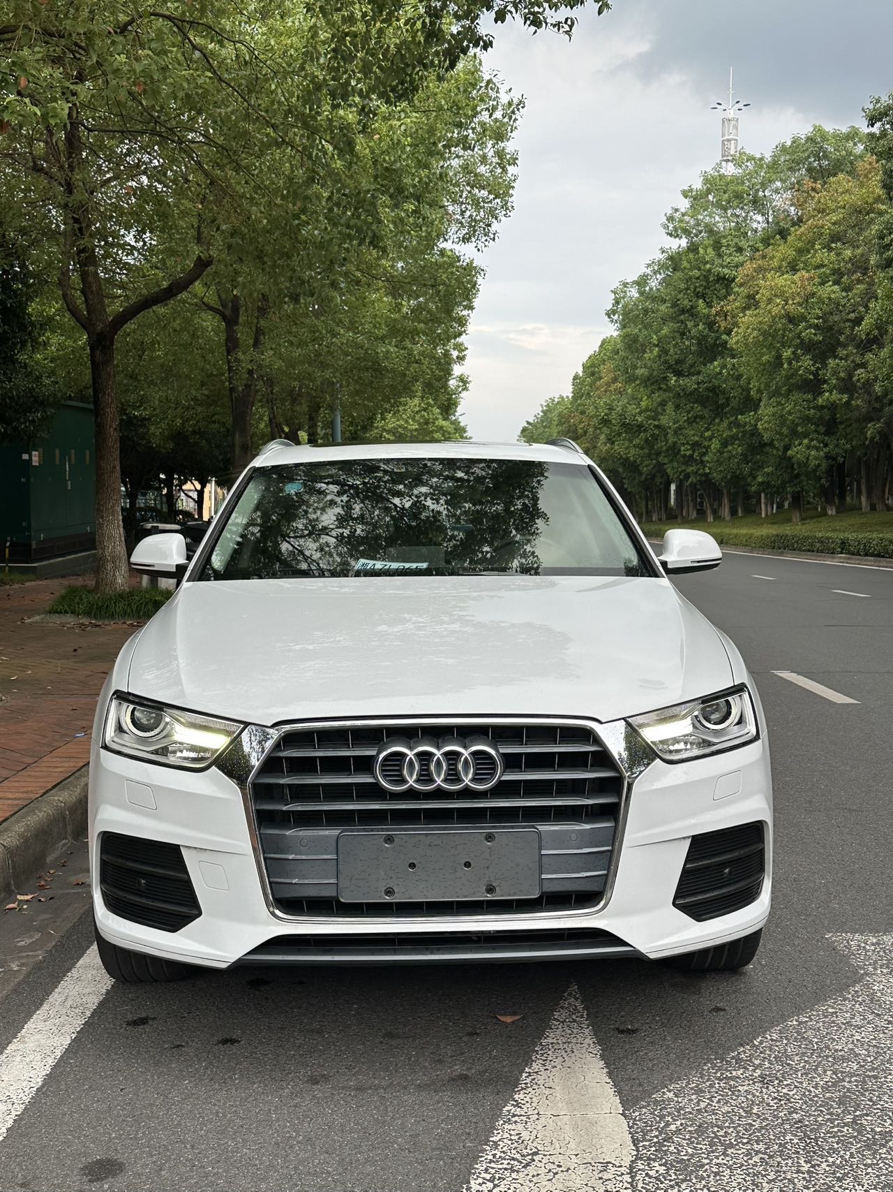 Audi Q3 2017 car image #2